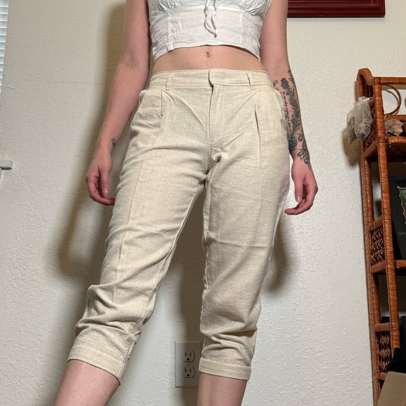 Linen Capris - Picture 1 of 7